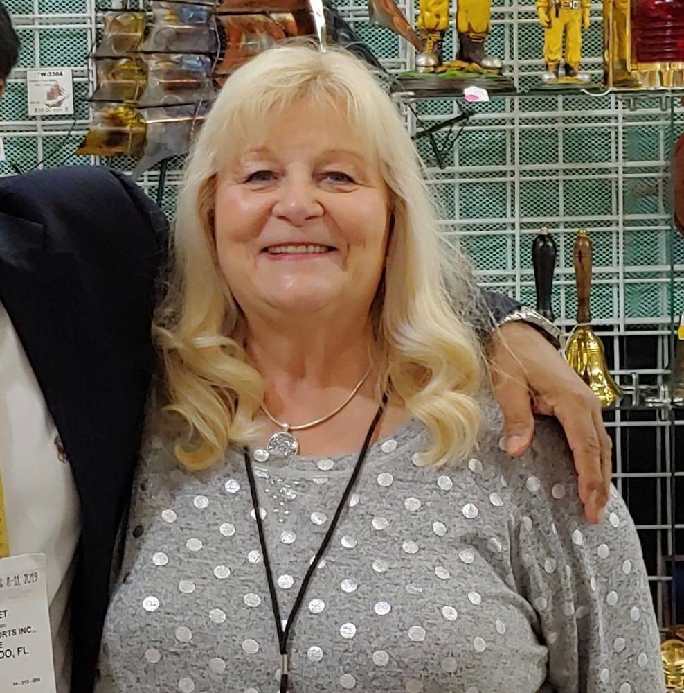 Meet your Posher, Debbie